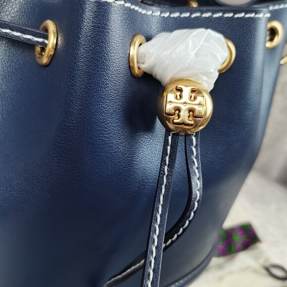 Brand new Tory Burch T Monogram Leather Bucket Bag In dark blue - Picture 8 of 16